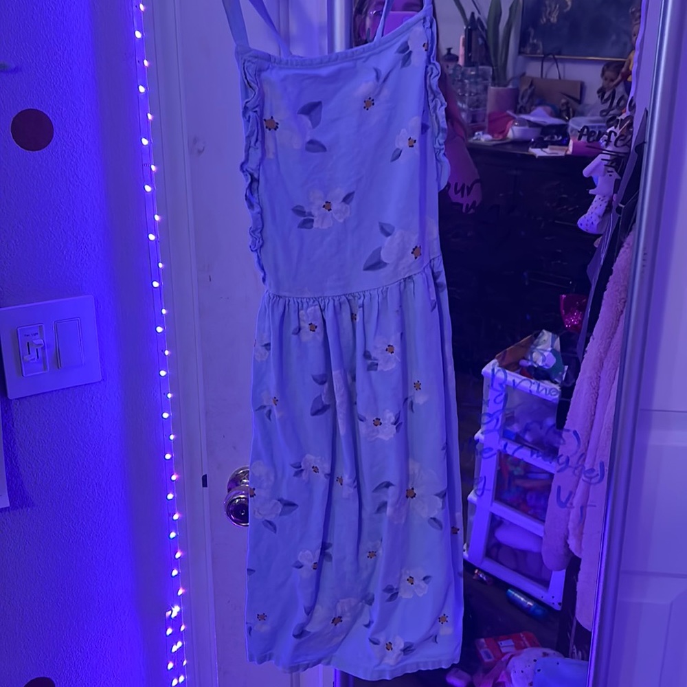 Crisscross back. Blue and white flower flowie dress